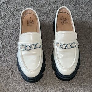 No Boundaries Chunky Loafer in Shell Color